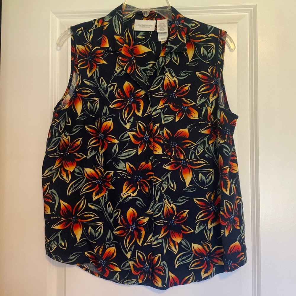 Liz Claiborne tropical sleeveless button down top.